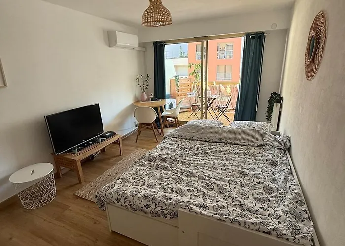 Bohemian Studio In Menton Close To Sea With Parking