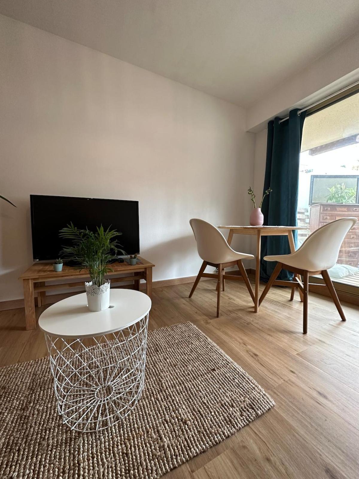 Bohemian In Close To Sea With Parking Mentone